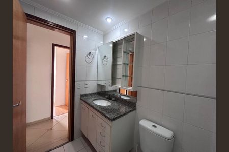 Apartamento à venda com 134m², 4 quartos e 3 vagasBanheiro Social