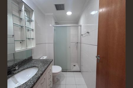 Apartamento à venda com 134m², 4 quartos e 3 vagasBanheiro Social
