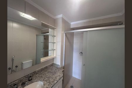 Apartamento à venda com 134m², 4 quartos e 3 vagasBanheiro da Suíte 1