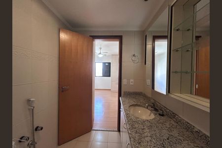 Apartamento à venda com 134m², 4 quartos e 3 vagasBanheiro da Suíte 1