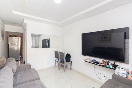 Sala de casa de condomínio para alugar com 2 quartos, 70m² em Vila Taquari, São Paulo