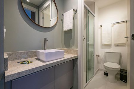 Banheiro de apartamento à venda com 1 quarto, 27m² em Pinheiros, São Paulo