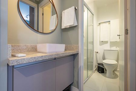 Banheiro de apartamento à venda com 1 quarto, 27m² em Pinheiros, São Paulo