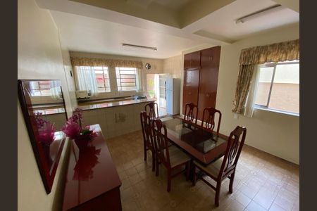 Casa à venda com 3 quartos, 171m² em Vila Santa Rosa, Jundiaí