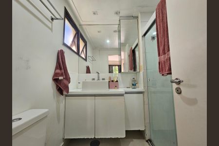 Apartamento à venda com 110m², 3 quartos e 2 vagas Apartamento à venda com 110m², 3 quartos e 2 vagasBanheiro da Suíte