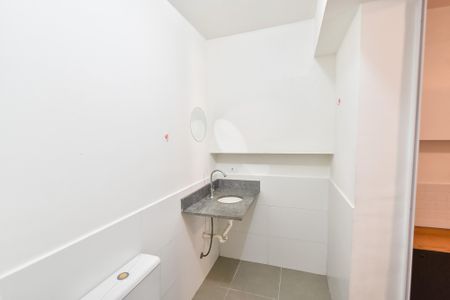 Banheiro de kitnet/studio para alugar com 1 quarto, 15m² em Cambuci, São Paulo