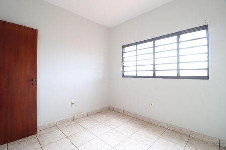 Quarto 1 de casa para alugar com 6 quartos, 210m² em Jardim Patricia, Uberlândia