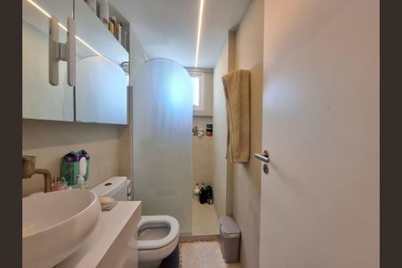 Apartamento à venda com 123m², 3 quartos e 3 vagas Apartamento à venda com 123m², 3 quartos e 3 vagasBanheiro da suíte