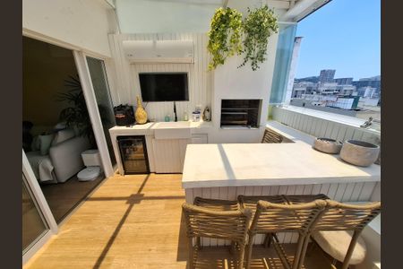 Apartamento à venda com 123m², 3 quartos e 3 vagas Apartamento à venda com 123m², 3 quartos e 3 vagasVaranda