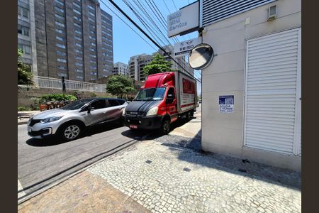 Apartamento à venda com 123m², 3 quartos e 3 vagas Apartamento à venda com 123m², 3 quartos e 3 vagasPlaca