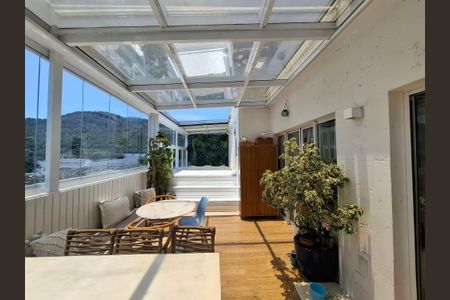 Apartamento à venda com 123m², 3 quartos e 3 vagas Apartamento à venda com 123m², 3 quartos e 3 vagasVaranda