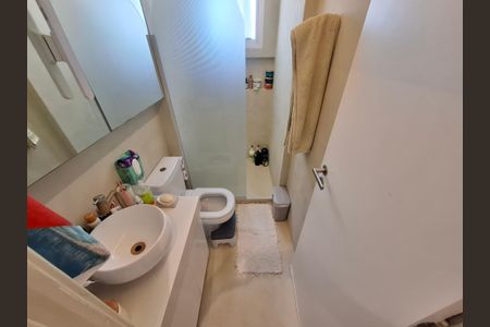 Apartamento à venda com 123m², 3 quartos e 3 vagas Apartamento à venda com 123m², 3 quartos e 3 vagasBanheiro da suíte