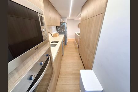 Apartamento à venda com 123m², 3 quartos e 3 vagas Apartamento à venda com 123m², 3 quartos e 3 vagasCozinha e Área de Serviço