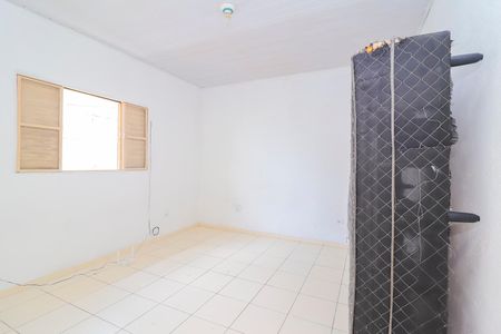 Quarto de casa para alugar com 1 quarto, 40m² em Vila Carmosina, São Paulo