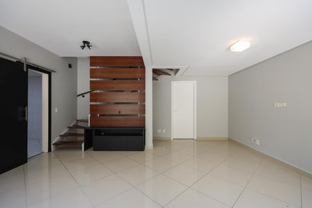 Sala de casa de condomínio à venda com 2 quartos, 106m² em Vila Andrade, São Paulo