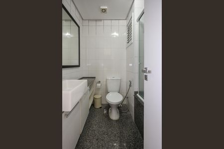 Casa de condomínio à venda com 106m², 2 quartos e 2 vagasBanheiro da Suíte