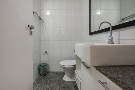 Casa de condomínio à venda com 106m², 2 quartos e 2 vagasBanheiro