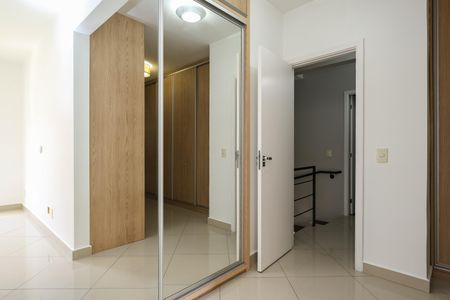 Casa de condomínio à venda com 106m², 2 quartos e 2 vagasSuíte