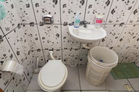 Casa à venda com 300m², 6 quartos e 2 vagasBanheiro de serviço