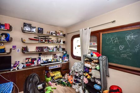 Casa à venda com 495m², 4 quartos e 3 vagasQuarto 2