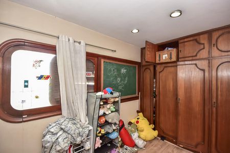 Casa à venda com 495m², 4 quartos e 3 vagasQuarto 2