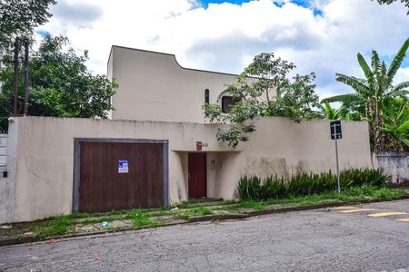 Casa à venda com 495m², 4 quartos e 3 vagasFachada