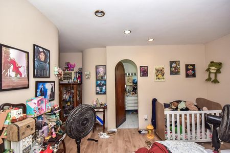 Casa à venda com 495m², 4 quartos e 3 vagasSuíte 2