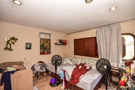 Casa à venda com 495m², 4 quartos e 3 vagasSuíte 2