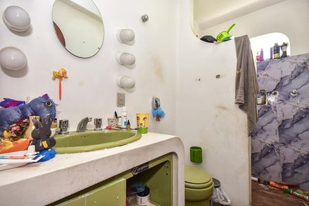 Casa à venda com 495m², 4 quartos e 3 vagasBanheiro