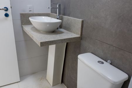 Apartamento à venda com 92m², 2 quartos e 2 vagasBanheiro da Suíte 1