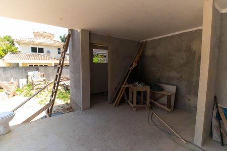 Casa de condomínio à venda com 206m², 3 quartos e 4 vagas Casa de condomínio à venda com 206m², 3 quartos e 4 vagasÁrea externa
