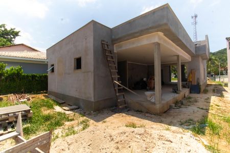 Casa de condomínio à venda com 206m², 3 quartos e 4 vagas Casa de condomínio à venda com 206m², 3 quartos e 4 vagasÁrea externa