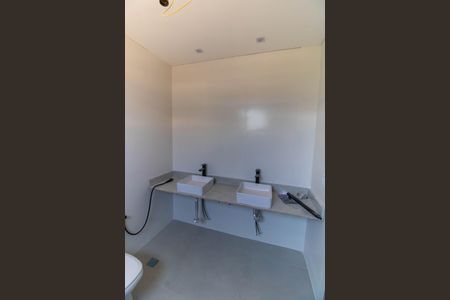 Casa de condomínio à venda com 206m², 3 quartos e 4 vagas Casa de condomínio à venda com 206m², 3 quartos e 4 vagasBanheiro da Suíte