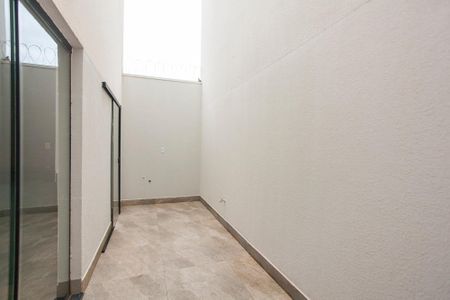 Casa para alugar com 130m², 3 quartos e sem vagaVaranda