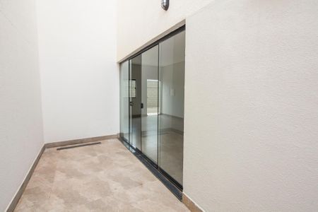 Casa para alugar com 130m², 3 quartos e sem vagaVaranda