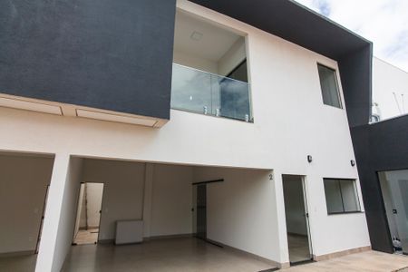 Casa para alugar com 130m², 3 quartos e sem vagaFachada da Casa