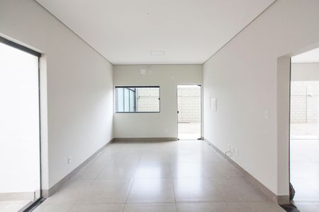 Sala de casa para alugar com 3 quartos, 130m² em Novo Mundo, Uberlândia