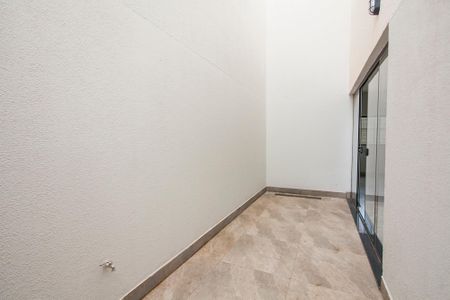 Casa para alugar com 130m², 3 quartos e sem vagaVaranda