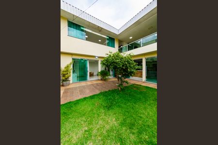 Casa à venda com 360m², 2 quartos e 10 vagasÁrea externa