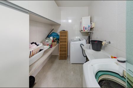 Casa à venda com 360m², 2 quartos e 10 vagasÁrea de serviço