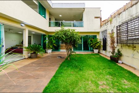 Casa à venda com 360m², 2 quartos e 10 vagasÁrea externa