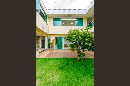 Casa à venda com 360m², 2 quartos e 10 vagasÁrea externa