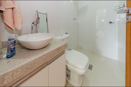 Casa à venda com 360m², 2 quartos e 10 vagasBanheiro social