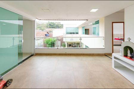Casa à venda com 360m², 2 quartos e 10 vagasVaranda