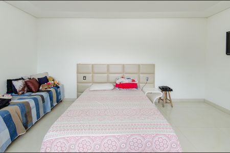 Casa à venda com 360m², 2 quartos e 10 vagasSuíte