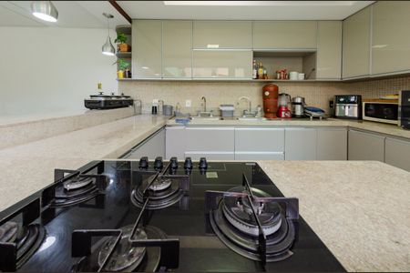 Casa à venda com 360m², 2 quartos e 10 vagasCozinha