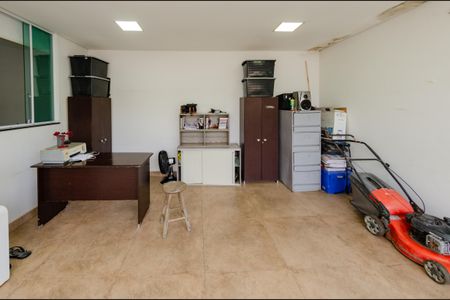 Casa à venda com 360m², 2 quartos e 10 vagasVaranda