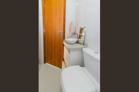 Casa à venda com 360m², 2 quartos e 10 vagasBanheiro social