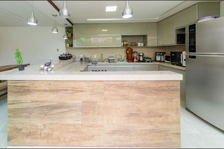 Casa à venda com 360m², 2 quartos e 10 vagasCozinha