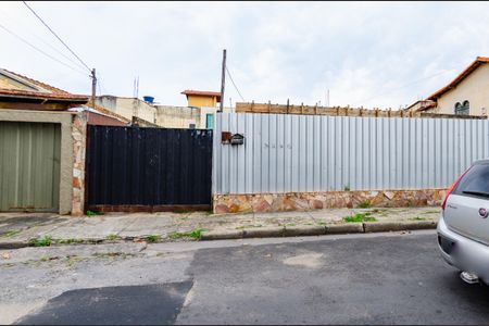 Casa à venda com 360m², 2 quartos e 10 vagasFachada